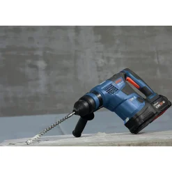 Clearance 18V PROFACTOR Brushless Lithium-Ion 1-1/4 in. Cordless SDS-Plus Bulldog Rotary Hammer Kit with 2 Batteries (8 Ah) Concrete Tools|Demo And Breaker Hammers