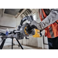 Sale 60V MAX FLEXVOLT Brushless Lithium-Ion Cordless Pipe Threader Kit with Die Heads and 2 Batteries (9 Ah) Threading Tools