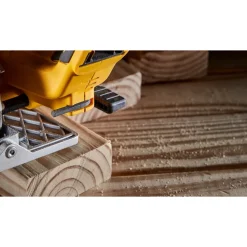 Sale 12V MAX XTREME Brushless Lithium-Ion 5-3/8 in. Cordless Circular Saw Kit with Charger (5 Ah) Circular Saws|Scroll Saws