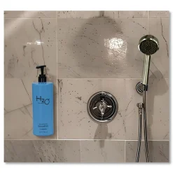 Best H2O Therapy 16.23 oz Shampoo - White Tea and Lemongrass (12/Carton) Cleaning & Janitorial Supplies