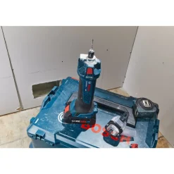 New Factory Reconditioned 18V Brushless Cordless Screwgun and Cut-Out Tool Combo Kit with (2) CORE18V 4 Ah Advanced Power Batteries Combo Kits