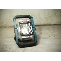 Factory Reconditioned 18V Connected Lithium-Ion 2000 Lumens Cordless Floodlight (Tool Only) Work Lights