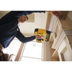 Outlet Factory Reconditioned 20V MAX XR 18 Gauge Cordless Brad Nailer Kit (2 Ah) Nailers & Staplers