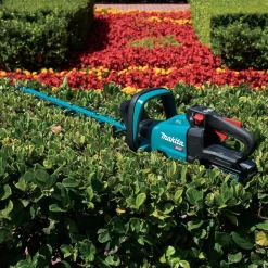 Outlet Factory Reconditioned 40V max XGT Brushless Lithium-Ion 30 in. Cordless Hedge Trimmer Kit (4 Ah) Hedge Trimmers