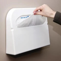 New Health Gards 14.25 in. x 16.5 in. Toilet Seat Covers - White (5000/Carton) Cleaning & Janitorial Supplies