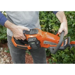 Outlet 320iHD60 42V Hedge Master Brushless Lithium-Ion 24 in. Cordless Hedge Trimmer (Tool Only) Hedge Trimmers