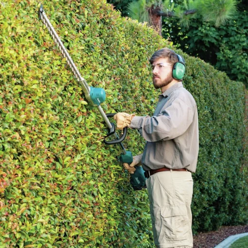 Discount 18V LXT Brushless Lithium-Ion 24 in. Cordless Pole Hedge Trimmer Kit (5 Ah) Hedge Trimmers