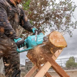 Sale 40V max XGT Brushless Lithium-Ion 18 in. Cordless Chain Saw Kit (5 Ah) Chainsaws