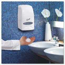 Clearance 1,000 mL Antimicrobial Foam Skin Cleanser Refill - Fresh Scent Cleaning & Janitorial Supplies